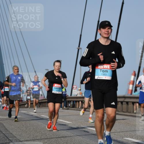 03.10.2026 - Köhlbrandbrückenlauf LenaG. http://msf.ph/oto/10660734 03.10.2026 09:42:23 Position 2 2274, 1583 meine-sportfotos.de