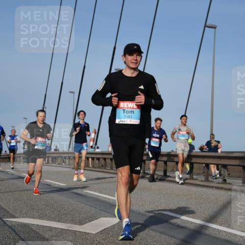 03.10.2026 - Köhlbrandbrückenlauf LenaG. http://msf.ph/oto/10660741 03.10.2026 09:42:25 Position 2 1583 meine-sportfotos.de