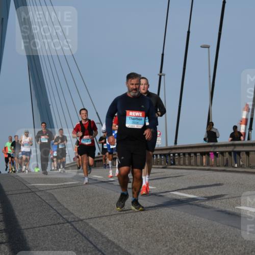 03.10.2026 - Köhlbrandbrückenlauf LenaG. http://msf.ph/oto/10660763 03.10.2026 09:42:32 Position 2 2229 meine-sportfotos.de