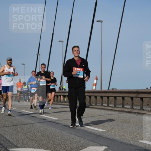 03.10.2026 - Köhlbrandbrückenlauf LenaG. http://msf.ph/oto/10660829 03.10.2026 09:42:43 Position 2  meine-sportfotos.de