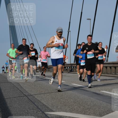 03.10.2026 - Köhlbrandbrückenlauf LenaG. http://msf.ph/oto/10660839 03.10.2026 09:42:44 Position 2 2400, 2213 meine-sportfotos.de
