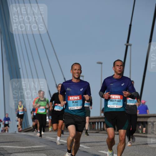 03.10.2026 - Köhlbrandbrückenlauf LenaG. http://msf.ph/oto/10660872 03.10.2026 09:43:12 Position 2 2918, 2962 meine-sportfotos.de