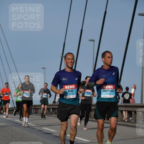 03.10.2026 - Köhlbrandbrückenlauf LenaG. http://msf.ph/oto/10660882 03.10.2026 09:43:13 Position 2 2918, 2962 meine-sportfotos.de