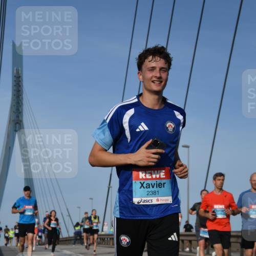 03.10.2026 - Köhlbrandbrückenlauf LenaG. http://msf.ph/oto/10660927 03.10.2026 09:43:23 Position 2 2381 meine-sportfotos.de