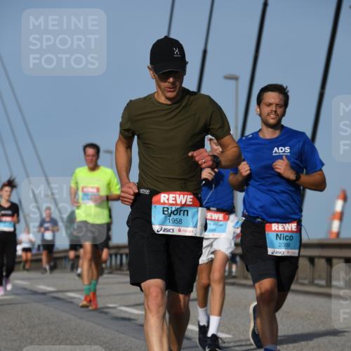 03.10.2026 - Köhlbrandbrückenlauf LenaG. http://msf.ph/oto/10661046 03.10.2026 09:43:44 Position 2 1958, 2399 meine-sportfotos.de