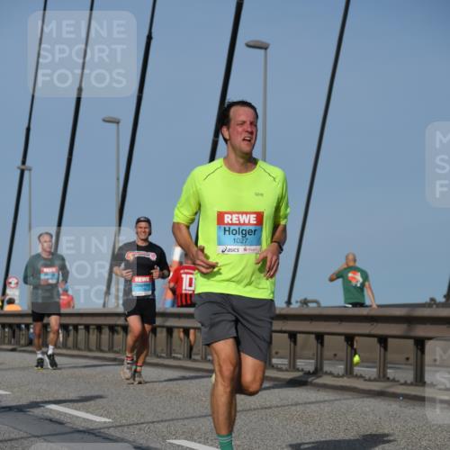 03.10.2026 - Köhlbrandbrückenlauf LenaG. http://msf.ph/oto/10661061 03.10.2026 09:43:48 Position 2 1027 meine-sportfotos.de