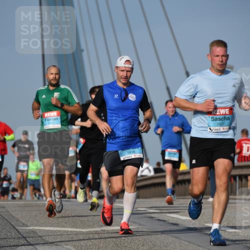 03.10.2026 - Köhlbrandbrückenlauf LenaG. http://msf.ph/oto/10661118 03.10.2026 09:44:07 Position 2 2007, 1834, 2027, 10 meine-sportfotos.de