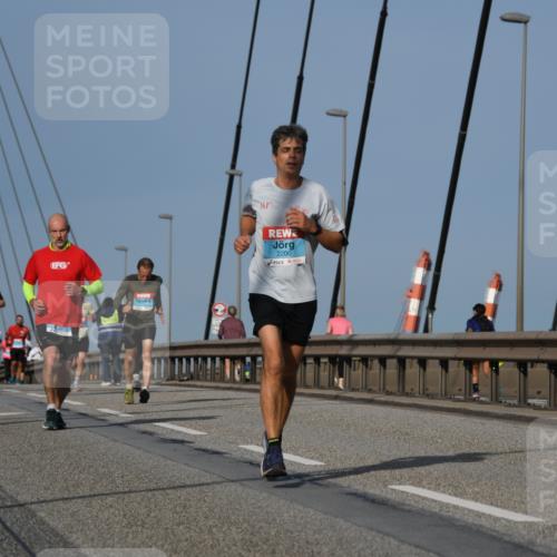 03.10.2026 - Köhlbrandbrückenlauf LenaG. http://msf.ph/oto/10661194 03.10.2026 09:44:19 Position 2 361, 2200, 1770 meine-sportfotos.de