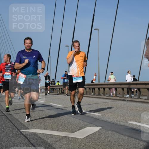 03.10.2026 - Köhlbrandbrückenlauf LenaG. http://msf.ph/oto/10661314 03.10.2026 09:44:53 Position 2 1891, 1073, 2227 meine-sportfotos.de
