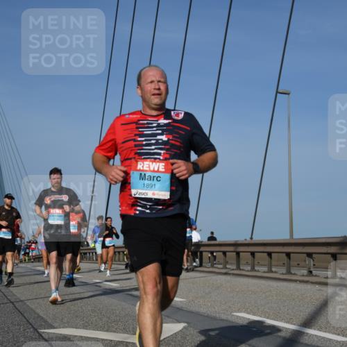 03.10.2026 - Köhlbrandbrückenlauf LenaG. http://msf.ph/oto/10661336 03.10.2026 09:44:57 Position 2 1891 meine-sportfotos.de