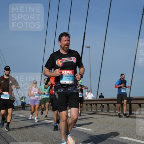 03.10.2026 - Köhlbrandbrückenlauf LenaG. http://msf.ph/oto/10661343 03.10.2026 09:44:58 Position 2 1779 meine-sportfotos.de