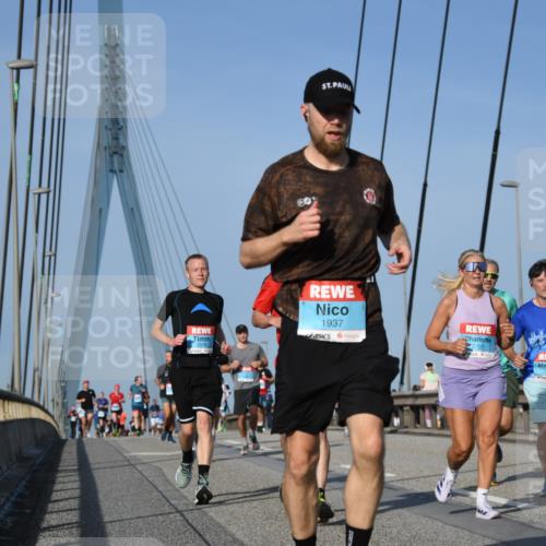 03.10.2026 - Köhlbrandbrückenlauf LenaG. http://msf.ph/oto/10661357 03.10.2026 09:45:01 Position 2 1937, 2707 meine-sportfotos.de