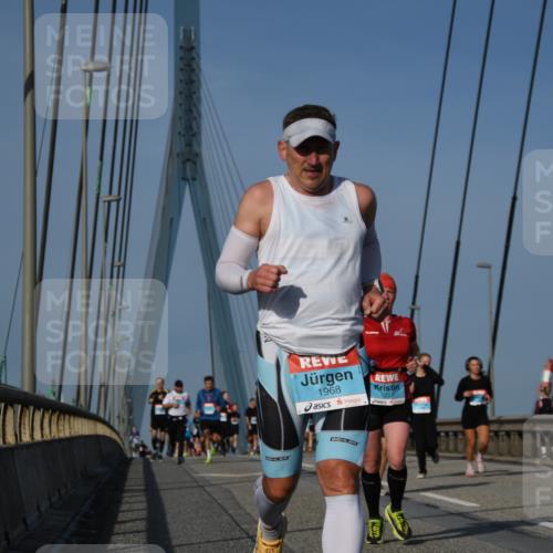 03.10.2026 - Köhlbrandbrückenlauf LenaG. http://msf.ph/oto/10661471 03.10.2026 09:45:17 Position 2 1968, 1237 meine-sportfotos.de