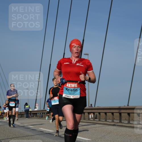 03.10.2026 - Köhlbrandbrückenlauf LenaG. http://msf.ph/oto/10661479 03.10.2026 09:45:19 Position 2 1072, 1237 meine-sportfotos.de