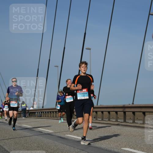 03.10.2026 - Köhlbrandbrückenlauf LenaG. http://msf.ph/oto/10661487 03.10.2026 09:45:20 Position 2 1072 meine-sportfotos.de