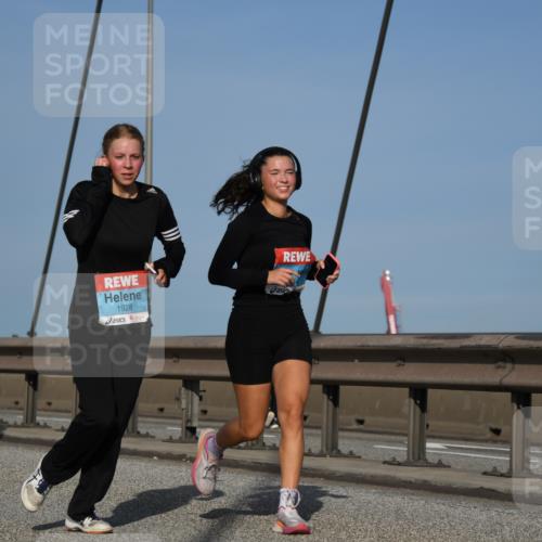 03.10.2026 - Köhlbrandbrückenlauf LenaG. http://msf.ph/oto/10661503 03.10.2026 09:45:23 Position 2 1928 meine-sportfotos.de