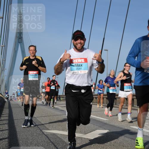 03.10.2026 - Köhlbrandbrückenlauf LenaG. http://msf.ph/oto/10661540 03.10.2026 09:45:28 Position 2 1694, 2544, 1019 meine-sportfotos.de
