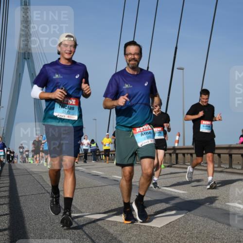 03.10.2026 - Köhlbrandbrückenlauf LenaG. http://msf.ph/oto/10661577 03.10.2026 09:45:35 Position 2 2515, 2520 meine-sportfotos.de