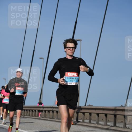 03.10.2026 - Köhlbrandbrückenlauf LenaG. http://msf.ph/oto/10661622 03.10.2026 09:45:48 Position 2 2419, 1127 meine-sportfotos.de