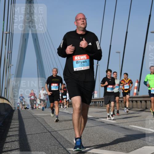 03.10.2026 - Köhlbrandbrückenlauf LenaG. http://msf.ph/oto/10661693 03.10.2026 09:46:18 Position 2 2379 meine-sportfotos.de