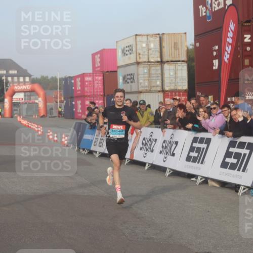 03.10.2026 - Köhlbrandbrückenlauf Markus Tischler http://msf.ph/oto/10665211 03.10.2026 09:43:13 Ziel 1773 meine-sportfotos.de