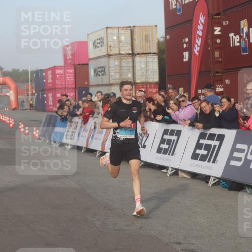 03.10.2026 - Köhlbrandbrückenlauf Markus Tischler http://msf.ph/oto/10665213 03.10.2026 09:43:14 Ziel 1773 meine-sportfotos.de