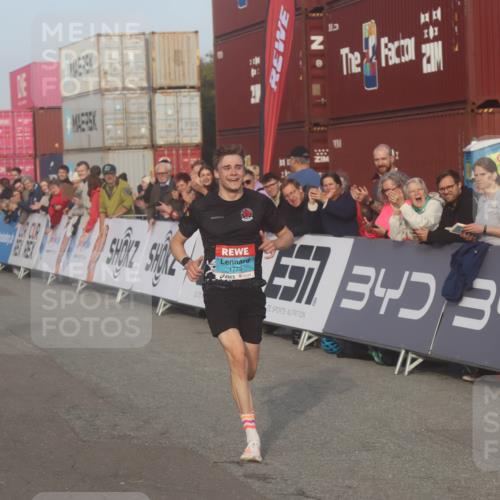 03.10.2026 - Köhlbrandbrückenlauf Markus Tischler http://msf.ph/oto/10665216 03.10.2026 09:43:14 Ziel 1773 meine-sportfotos.de