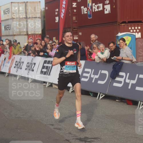 03.10.2026 - Köhlbrandbrückenlauf Markus Tischler http://msf.ph/oto/10665217 03.10.2026 09:43:14 Ziel 1773 meine-sportfotos.de