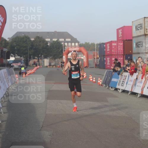 03.10.2026 - Köhlbrandbrückenlauf Markus Tischler http://msf.ph/oto/10665218 03.10.2026 09:44:02 Ziel 1508 meine-sportfotos.de