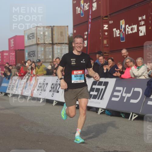 03.10.2026 - Köhlbrandbrückenlauf Markus Tischler http://msf.ph/oto/10665226 03.10.2026 09:44:20 Ziel 2106 meine-sportfotos.de