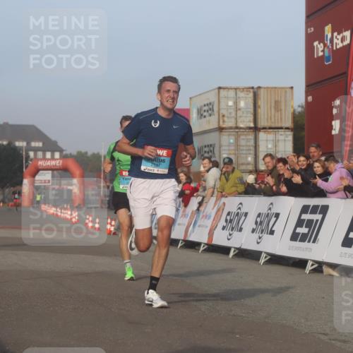 03.10.2026 - Köhlbrandbrückenlauf Markus Tischler http://msf.ph/oto/10665229 03.10.2026 09:44:54 Ziel 2043, 2131 meine-sportfotos.de