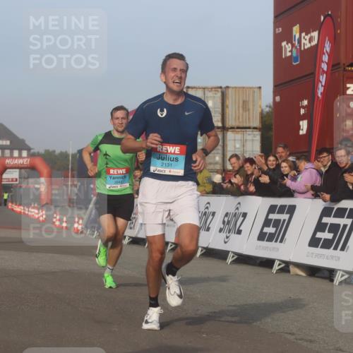 03.10.2026 - Köhlbrandbrückenlauf Markus Tischler http://msf.ph/oto/10665231 03.10.2026 09:44:55 Ziel 2043, 2131 meine-sportfotos.de