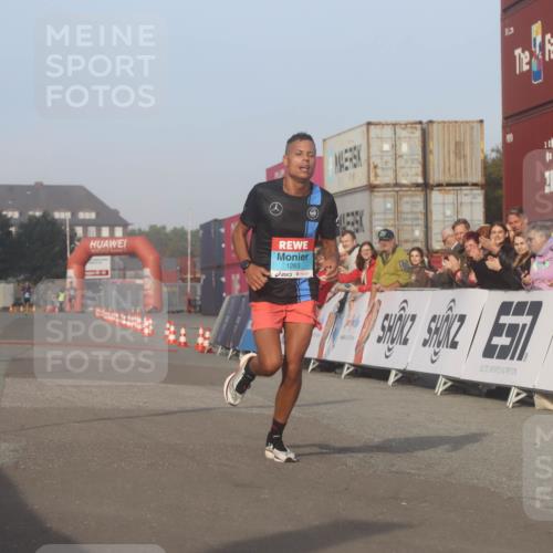 03.10.2026 - Köhlbrandbrückenlauf Markus Tischler http://msf.ph/oto/10665237 03.10.2026 09:45:17 Ziel 1263 meine-sportfotos.de