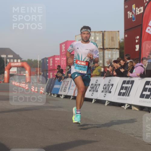 03.10.2026 - Köhlbrandbrückenlauf Markus Tischler http://msf.ph/oto/10665254 03.10.2026 09:46:09 Ziel 1063 meine-sportfotos.de