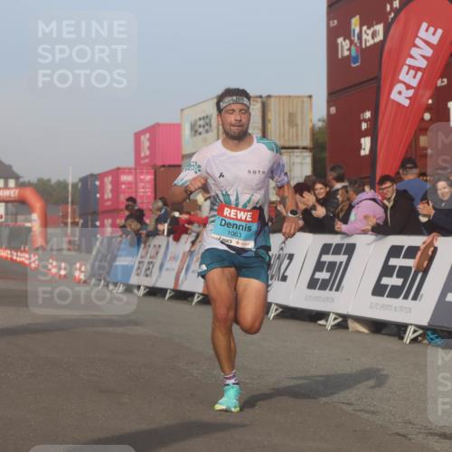 03.10.2026 - Köhlbrandbrückenlauf Markus Tischler http://msf.ph/oto/10665256 03.10.2026 09:46:10 Ziel 1063 meine-sportfotos.de