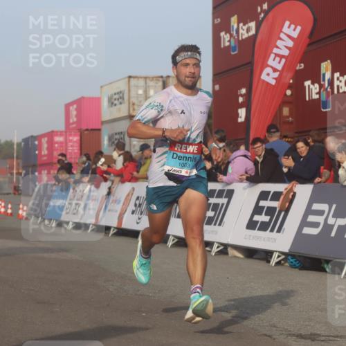 03.10.2026 - Köhlbrandbrückenlauf Markus Tischler http://msf.ph/oto/10665257 03.10.2026 09:46:10 Ziel 1063 meine-sportfotos.de