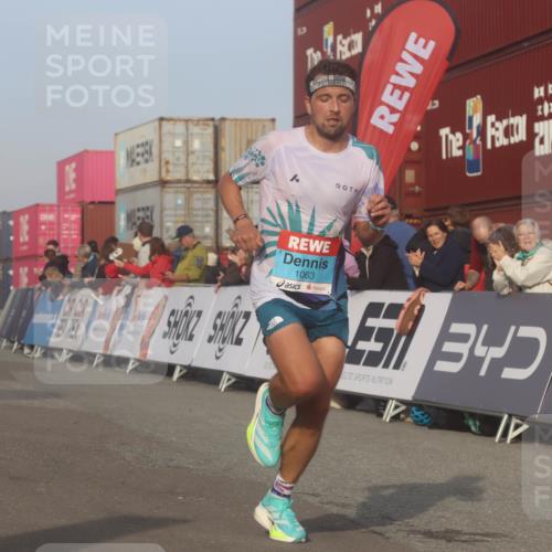 03.10.2026 - Köhlbrandbrückenlauf Markus Tischler http://msf.ph/oto/10665258 03.10.2026 09:46:10 Ziel 1063 meine-sportfotos.de