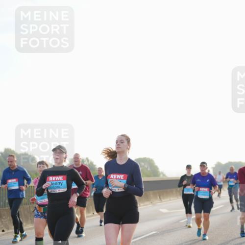 03.10.2026 - Köhlbrandbrückenlauf LAZAROV Photography http://msf.ph/oto/10686133 03.10.2026 09:30:16 Position 3 1024 meine-sportfotos.de