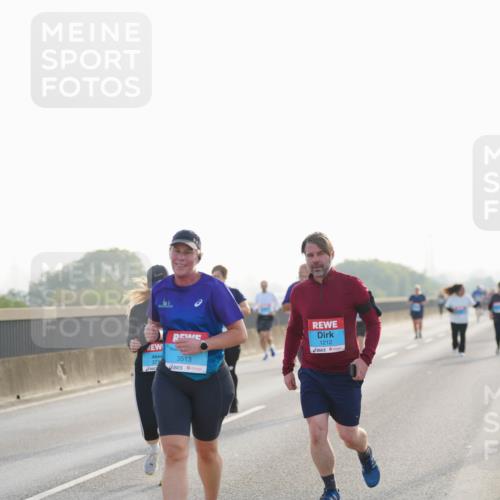 03.10.2026 - Köhlbrandbrückenlauf LAZAROV Photography http://msf.ph/oto/10686140 03.10.2026 09:30:17 Position 3 371, 3513, 1212 meine-sportfotos.de