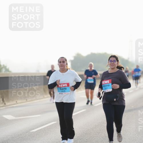 03.10.2026 - Köhlbrandbrückenlauf LAZAROV Photography http://msf.ph/oto/10686181 03.10.2026 09:30:27 Position 3 3520, 3519 meine-sportfotos.de
