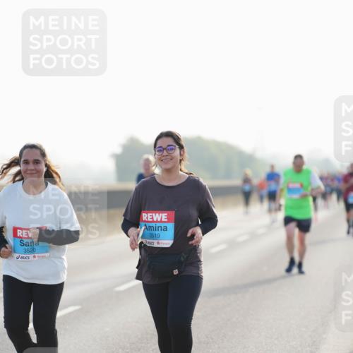 03.10.2026 - Köhlbrandbrückenlauf LAZAROV Photography http://msf.ph/oto/10686186 03.10.2026 09:30:28 Position 3 3520, 3519 meine-sportfotos.de