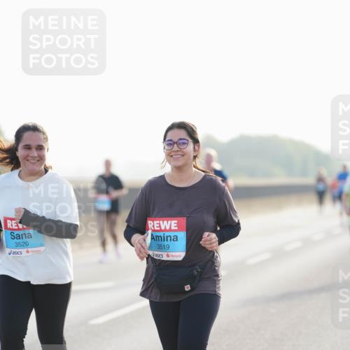 03.10.2026 - Köhlbrandbrückenlauf LAZAROV Photography http://msf.ph/oto/10686191 03.10.2026 09:30:29 Position 3 3520, 3519 meine-sportfotos.de