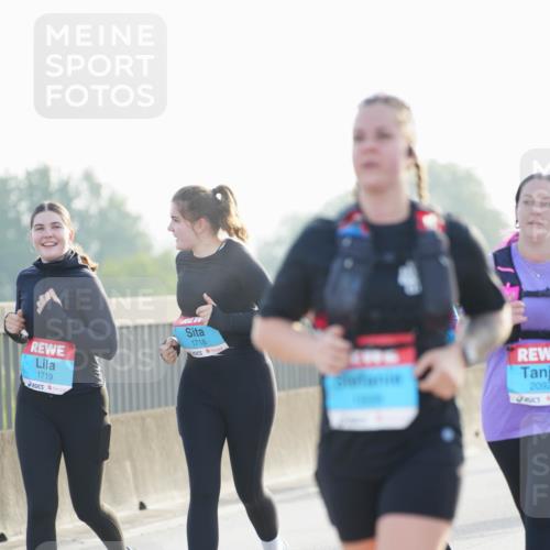 03.10.2026 - Köhlbrandbrückenlauf LAZAROV Photography http://msf.ph/oto/10686270 03.10.2026 09:31:03 Position 3 1719, 1718, 2092 meine-sportfotos.de