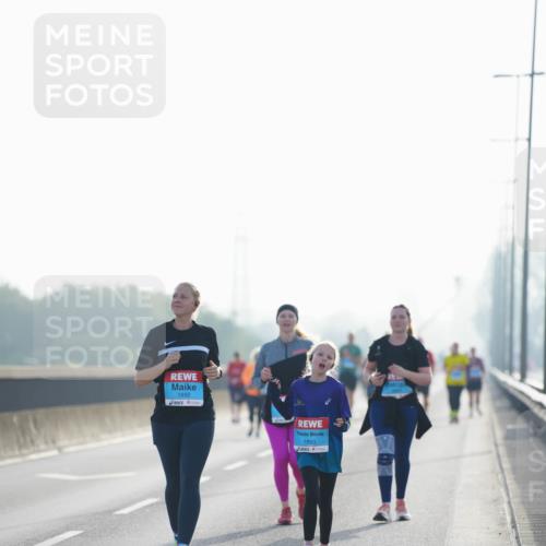 03.10.2026 - Köhlbrandbrückenlauf LAZAROV Photography http://msf.ph/oto/10686321 03.10.2026 09:31:30 Position 3 1892, 1893 meine-sportfotos.de