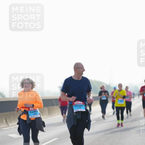 03.10.2026 - Köhlbrandbrückenlauf LAZAROV Photography http://msf.ph/oto/10686377 03.10.2026 09:31:53 Position 3 3287, 3288 meine-sportfotos.de