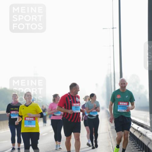 03.10.2026 - Köhlbrandbrückenlauf LAZAROV Photography http://msf.ph/oto/10686380 03.10.2026 09:31:55 Position 3 2001, 3516, 1725 meine-sportfotos.de