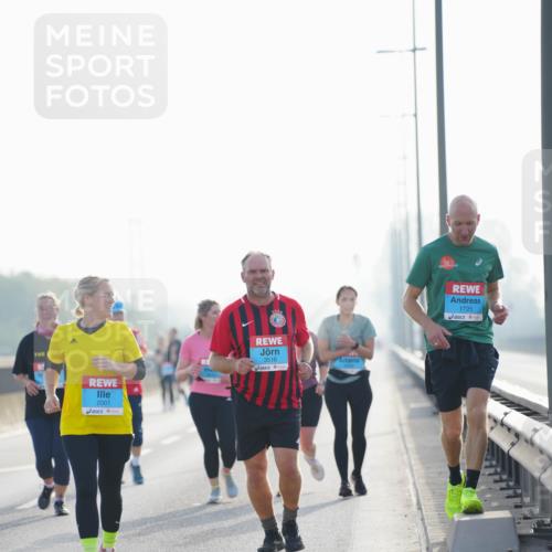 03.10.2026 - Köhlbrandbrückenlauf LAZAROV Photography http://msf.ph/oto/10686385 03.10.2026 09:31:56 Position 3 2001, 3516, 2, 1725 meine-sportfotos.de