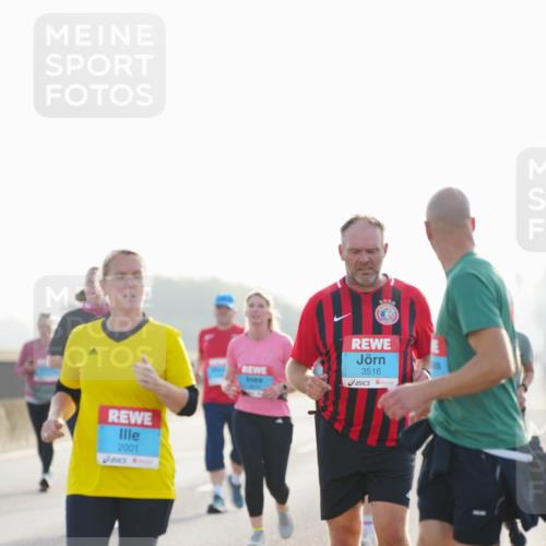 03.10.2026 - Köhlbrandbrückenlauf LAZAROV Photography http://msf.ph/oto/10686406 03.10.2026 09:31:59 Position 3 2001, 3516 meine-sportfotos.de