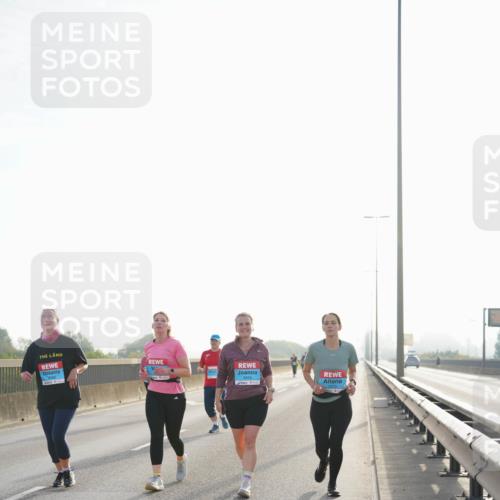 03.10.2026 - Köhlbrandbrückenlauf LAZAROV Photography http://msf.ph/oto/10686420 03.10.2026 09:32:05 Position 3  meine-sportfotos.de