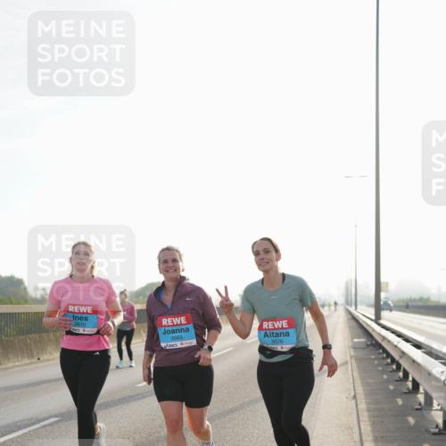 03.10.2026 - Köhlbrandbrückenlauf LAZAROV Photography http://msf.ph/oto/10686429 03.10.2026 09:32:06 Position 3 3610, 3665, 3626 meine-sportfotos.de
